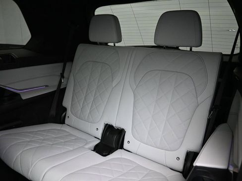 Used 2023 BMW X7 xDrive40i w/ Premium Package image 24