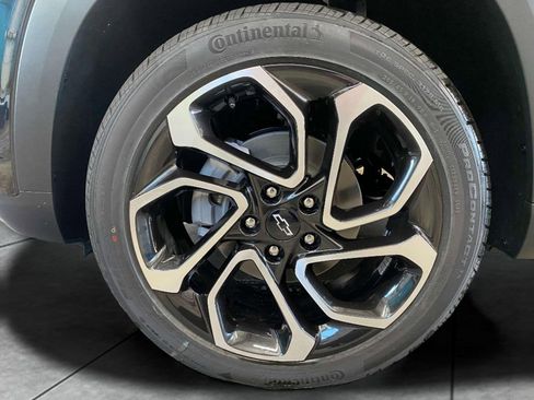 Used 2025 Chevrolet Trax RS w/ Sunroof Package image 8