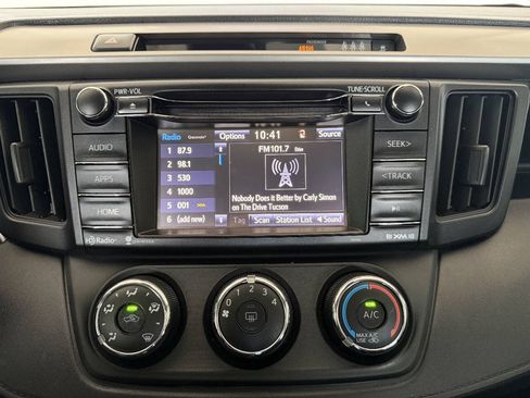Used 2017 Toyota RAV4 LE w/ Carpet Mat Package AWD/4WD image 29