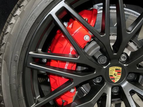 Used 2024 Porsche Macan GTS w/ Premium Plus Package AWD/4WD image 16