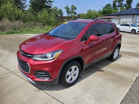 Used 2020 Chevrolet Trax LT AWD/4WD image 3
