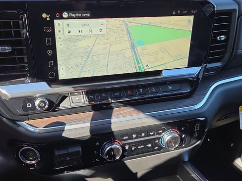 New 2026 GMC Sierra 1500 SLT image 12