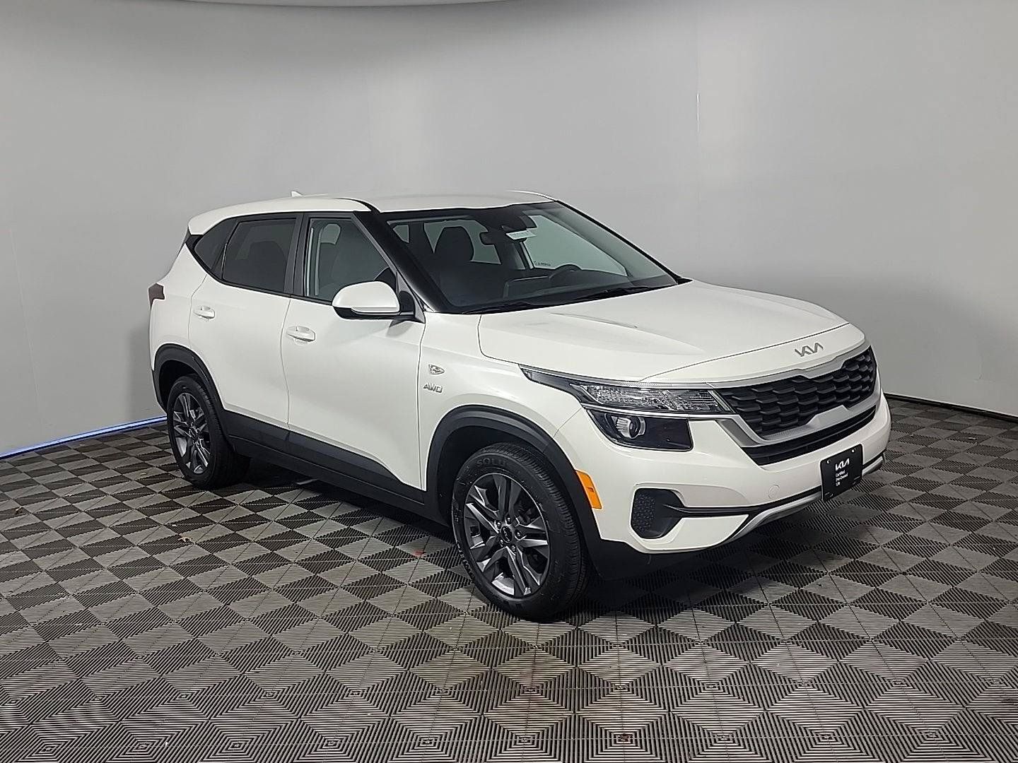 Certified 2023 Kia Seltos LX AWD/4WD image 1
