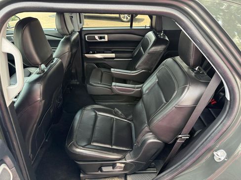 Used 2023 Ford Explorer XLT w/ Equipment Group 202A RWD image 14