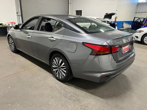 Used 2024 Nissan Altima 2.5 SV FWD image 5
