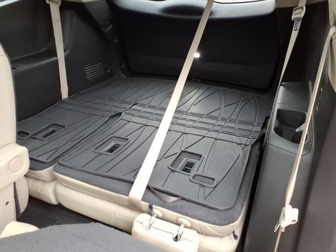 Used 2019 Buick Enclave Essence image 12