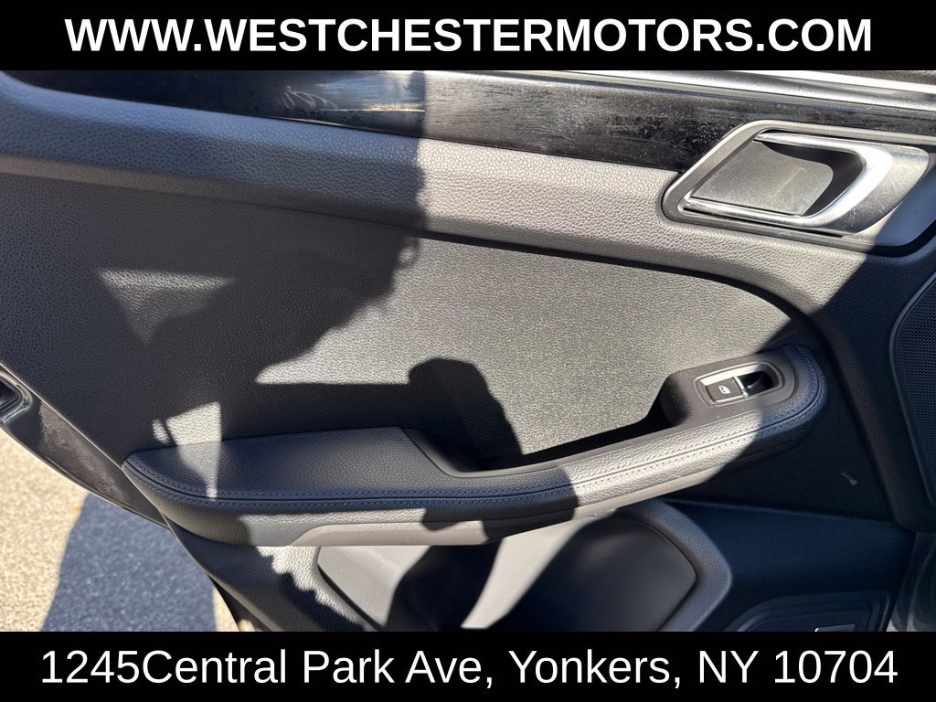 Used 2023 Porsche Macan AWD/4WD image 25