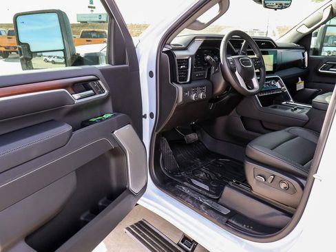 New 2026 GMC Sierra 3500 Denali w/ Denali Reserve Package image 29