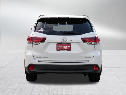 Used 2019 Toyota Highlander SE AWD/4WD image 6