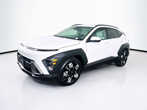 Used 2025 Hyundai Kona SEL FWD image 3