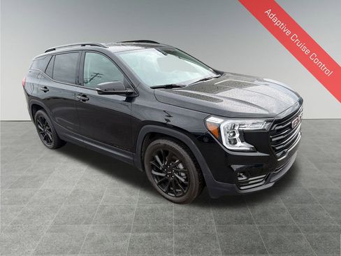 Used 2023 GMC Terrain SLT w/ Elevation Edition image 9