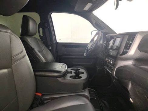 Used 2024 RAM 2500 Tradesman w/ Chrome Appearance Group AWD/4WD image 19