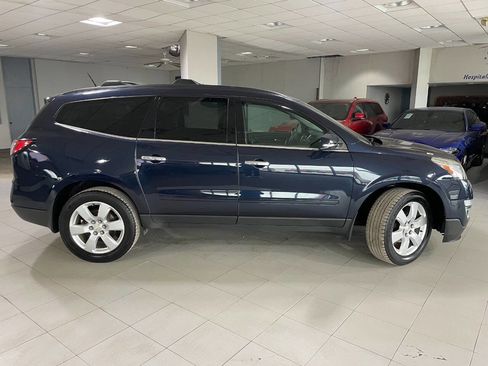 Used 2017 Chevrolet Traverse LT w/ Style and Technology Package image 10