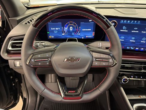 New 2026 Chevrolet Traverse RS FWD image 17