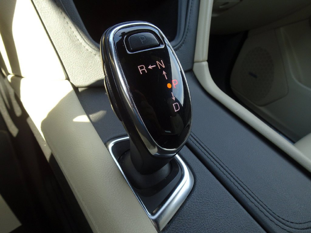 Used 2018 Cadillac XT5 FWD image 16