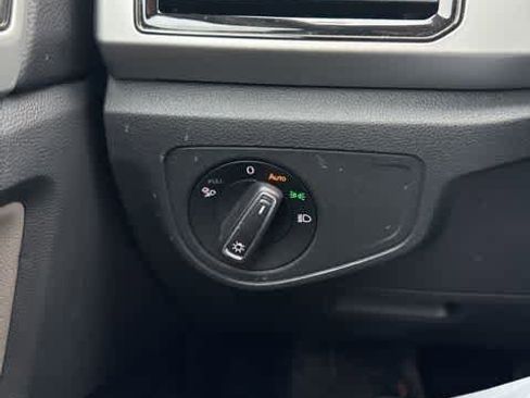 Certified 2023 Volkswagen Atlas SE image 19