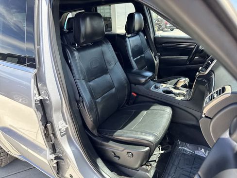 Used 2016 Jeep Grand Cherokee Overland AWD/4WD image 14