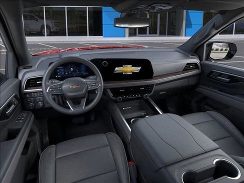 New 2026 Chevrolet Suburban Premier AWD/4WD image 17