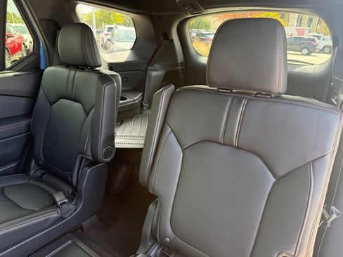 Used 2025 Honda Pilot TrailSport image 31