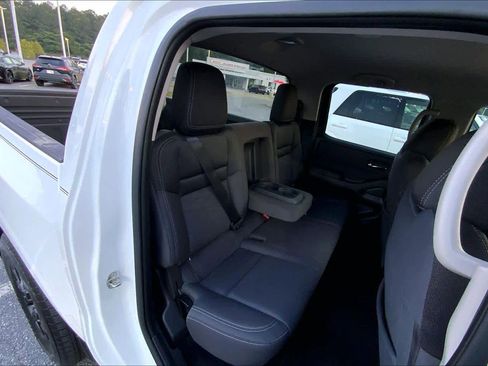 Used 2022 Nissan Frontier SV RWD image 19