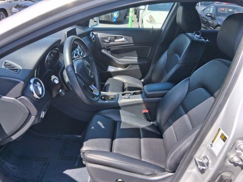 Used 2018 Mercedes-Benz GLA 250 4MATIC w/ Premium Package image 10