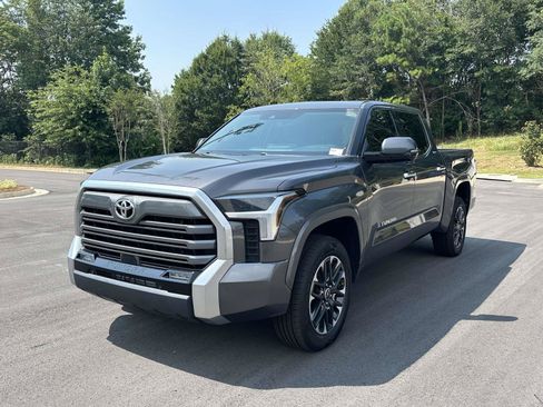 Used 2023 Toyota Tundra Limited w/ Power Package AWD/4WD image 3