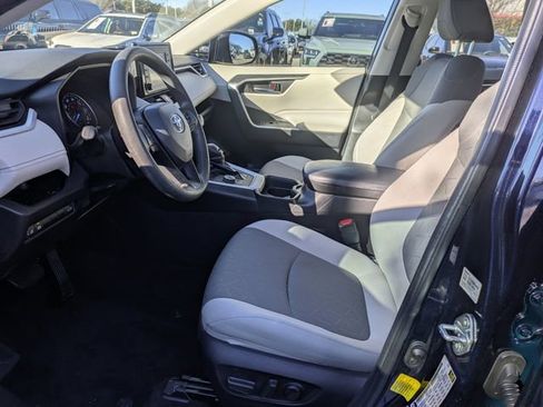 Used 2021 Toyota RAV4 XLE image 26