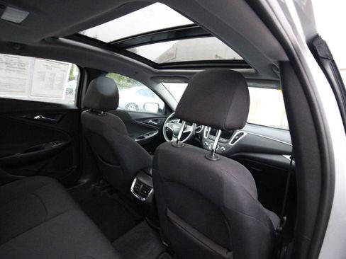 Used 2022 Chevrolet Malibu LT FWD image 20