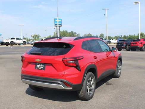 New 2026 Chevrolet Trax LT w/ Driver Confidence Package FWD image 9