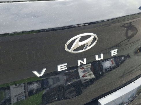 Used 2023 Hyundai Venue SEL w/ Cargo Package FWD image 31