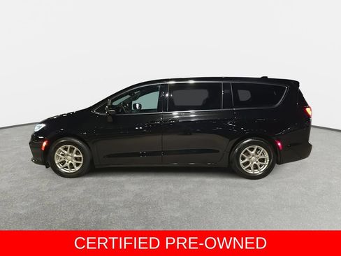 Used 2025 Chrysler Pacifica Select FWD image 8