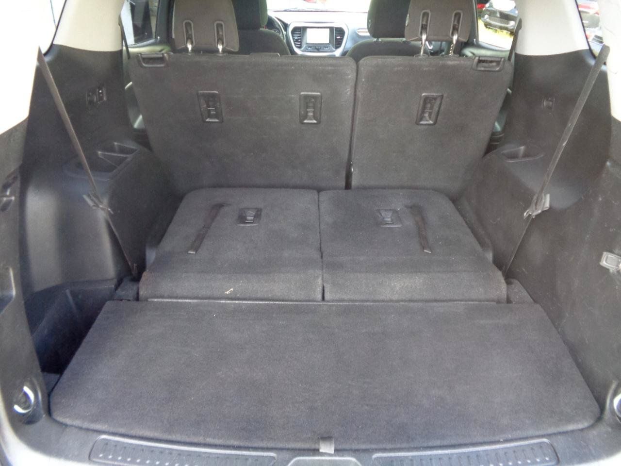 Used 2018 GMC Acadia SLE FWD image 37
