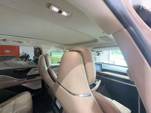 Used 2020 Lincoln Aviator Reserve w/ Equipment Group 202A AWD/4WD image 16