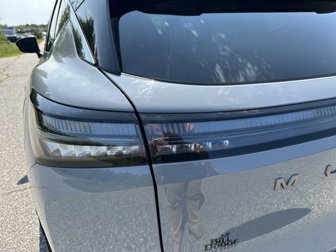 Certified 2025 Nissan Murano Platinum w/ Cargo Package AWD/4WD image 14