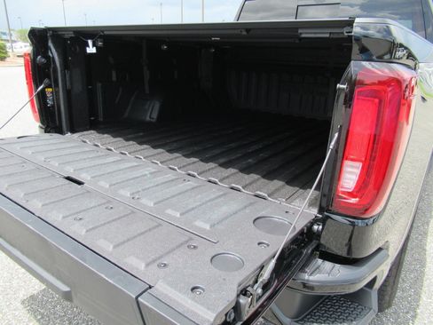 New 2026 GMC Sierra 1500 AT4 w/ AT4 Premium Package AWD/4WD image 10