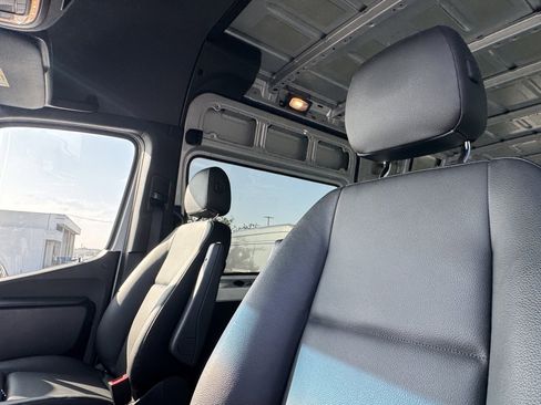 Used 2023 Mercedes-Benz Sprinter 2500 image 26