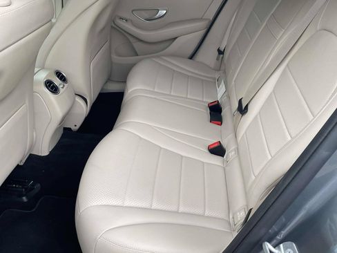 Used 2021 Mercedes-Benz GLC 300 image 12