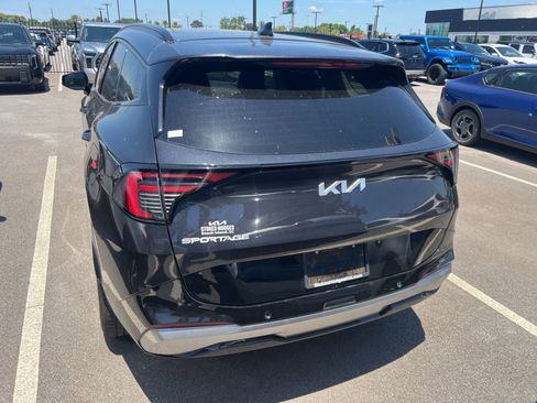 Used 2026 Kia Sportage SX FWD image 8