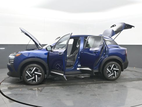 Certified 2025 Nissan Kicks SV image 42