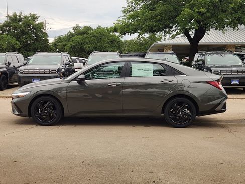 New 2026 Hyundai Elantra SEL Sport Premium FWD image 3