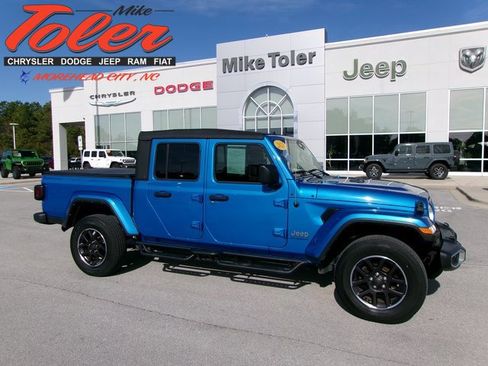 Used 2023 Jeep Gladiator Overland image 1