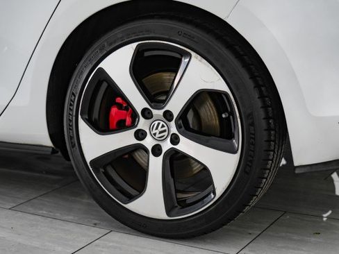 Used 2015 Volkswagen GTI SE image 55