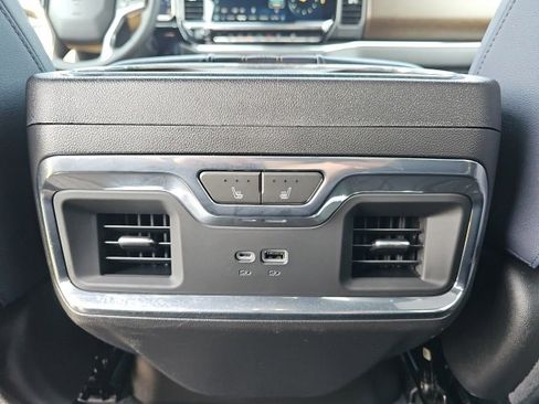 Used 2023 Chevrolet Silverado 1500 High Country image 11