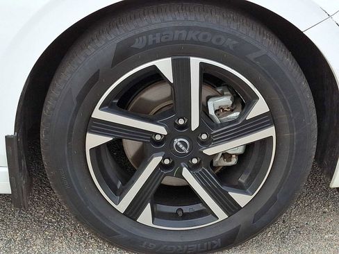 Used 2025 Nissan Sentra SV image 6