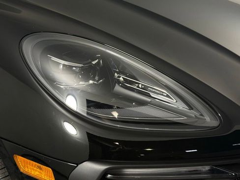 Certified 2026 Porsche Macan AWD/4WD image 15