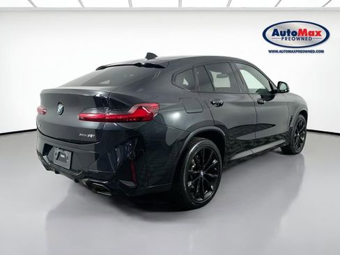 Used 2022 BMW X4 xDrive30i AWD/4WD image 2