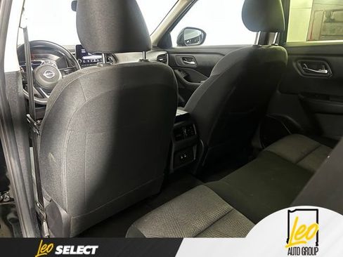 Used 2024 Nissan Rogue SV AWD/4WD image 19