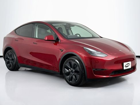 Used 2025 Tesla Model Y Long Range image 2