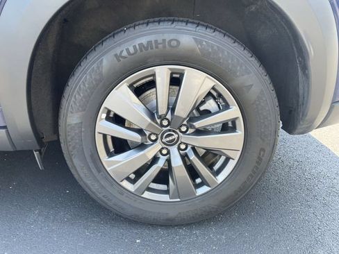 Used 2025 Nissan Pathfinder SV FWD image 30
