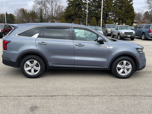Used 2021 Kia Sorento LX image 18